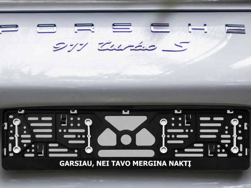 Numerių rėmelis su guminėmis tarpinėmis „Garsiau, nei tavo mergina“