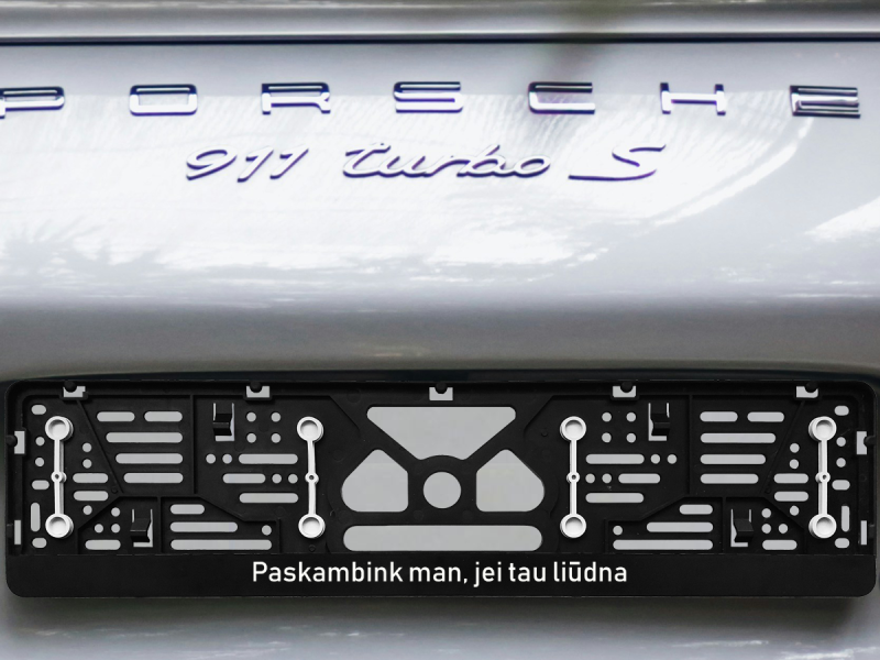 Numerių rėmelis su guminėmis tarpinėmis „Paskambink man“